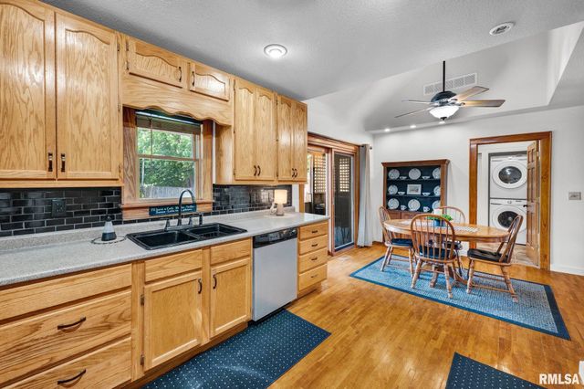 4222 S LAFAYETTE Avenue, Bartonville, IL 61607