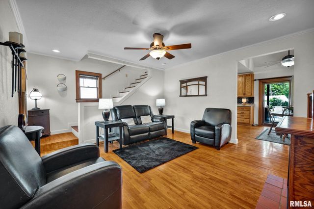 4222 S LAFAYETTE Avenue, Bartonville, IL 61607