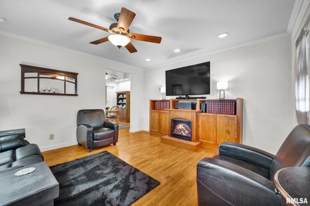 4222 S LAFAYETTE Avenue, Bartonville, IL 61607