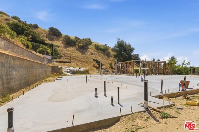 9865 Lanark Street, Sun Valley (los Angeles), CA 91352