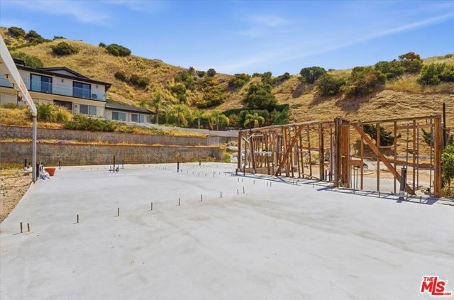 9865 Lanark Street, Sun Valley (los Angeles), CA 91352