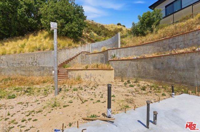 9865 Lanark Street, Sun Valley (los Angeles), CA 91352