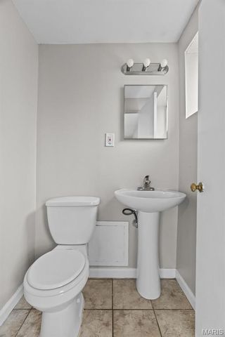 1000 Wild Cherry Lane, University City, MO 63130