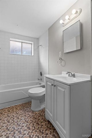 1000 Wild Cherry Lane, University City, MO 63130