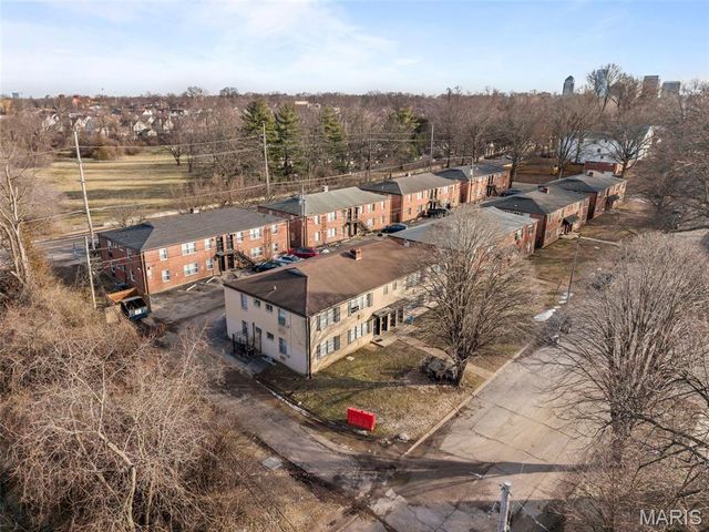 1000 Wild Cherry Lane, University City, MO 63130