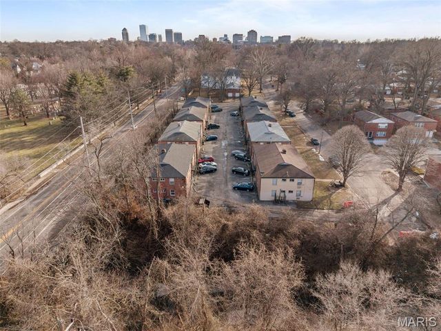 1000 Wild Cherry Lane, University City, MO 63130