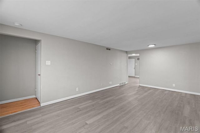 1000 Wild Cherry Lane, University City, MO 63130