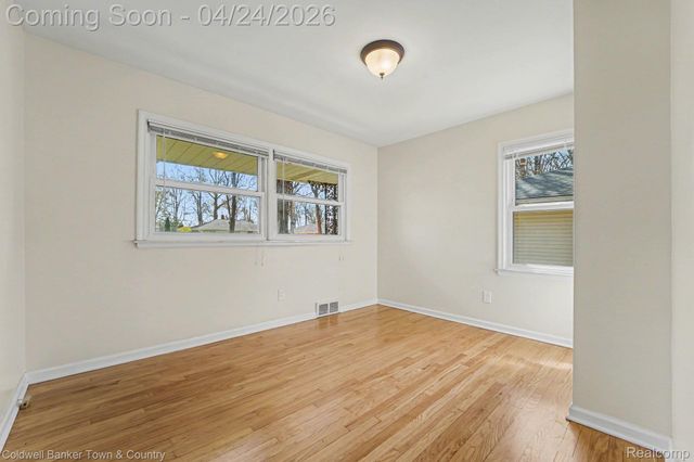 27691 Lexington Parkway, Southfield, MI 48076