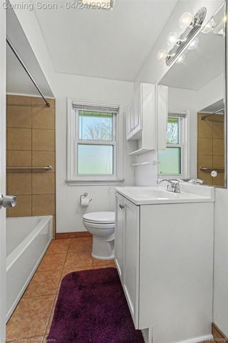 27691 Lexington Parkway, Southfield, MI 48076