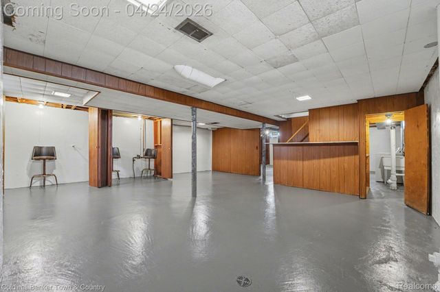 27691 Lexington Parkway, Southfield, MI 48076