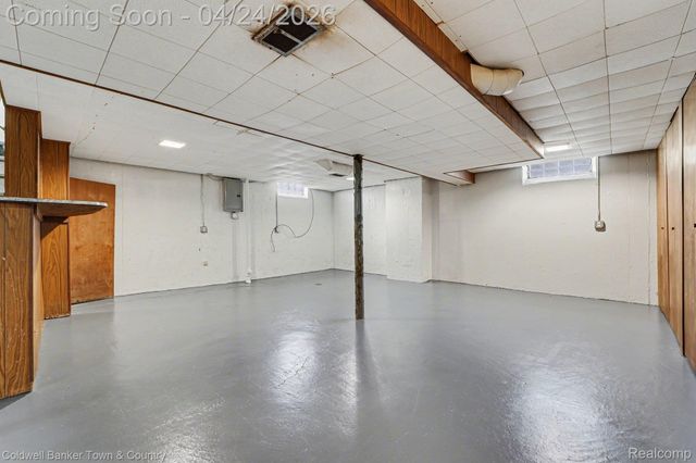 27691 Lexington Parkway, Southfield, MI 48076