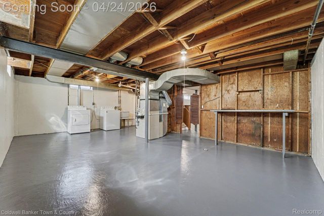 27691 Lexington Parkway, Southfield, MI 48076