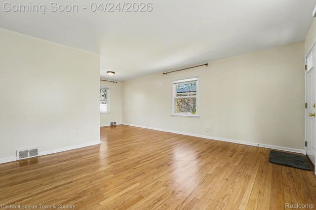 27691 Lexington Parkway, Southfield, MI 48076