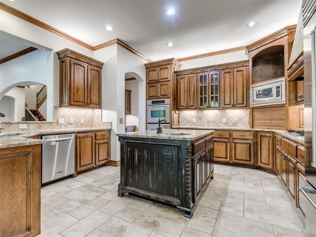 3621 Hunters Creek Road, Edmond, OK 73003