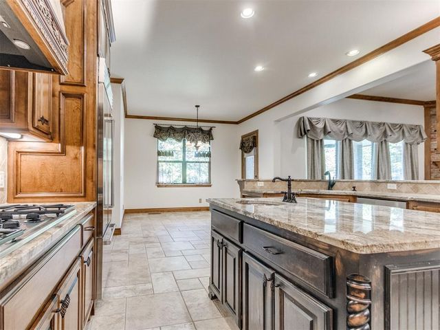 3621 Hunters Creek Road, Edmond, OK 73003