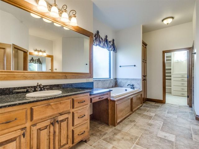 3621 Hunters Creek Road, Edmond, OK 73003