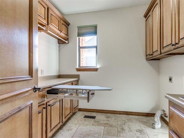 3621 Hunters Creek Road, Edmond, OK 73003