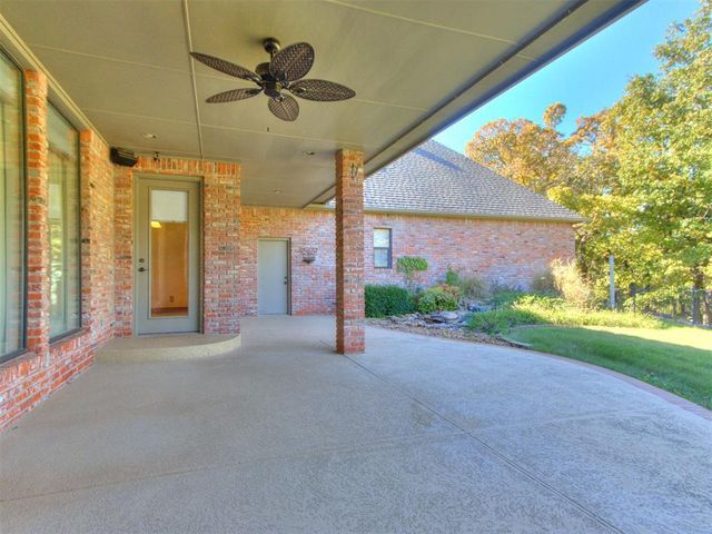 3621 Hunters Creek Road, Edmond, OK 73003