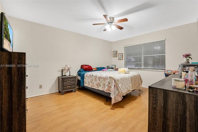 3777 NW 78th Avenue 15G, Davie, FL 33024