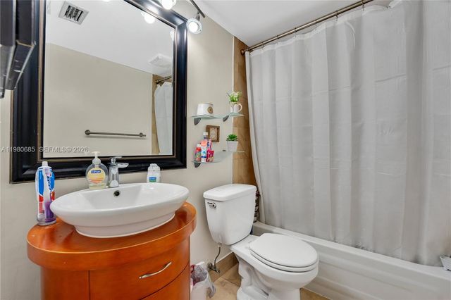 3777 NW 78th Avenue 15G, Davie, FL 33024