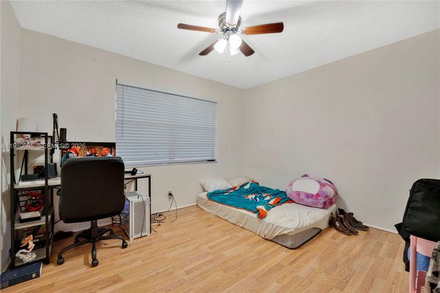 3777 NW 78th Avenue 15G, Davie, FL 33024