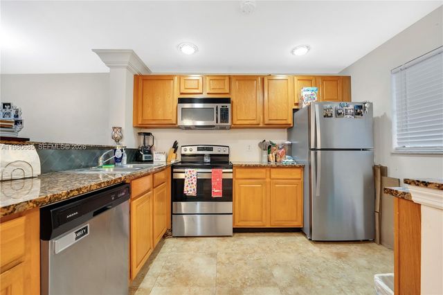 3777 NW 78th Avenue 15G, Davie, FL 33024