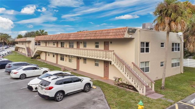 3777 NW 78th Avenue 15G, Davie, FL 33024