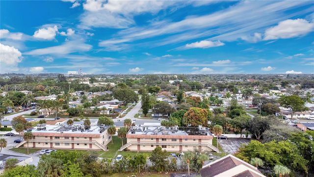3777 NW 78th Avenue 15G, Davie, FL 33024