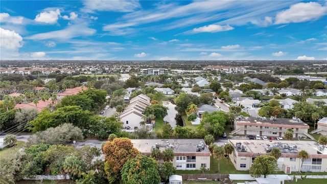 3777 NW 78th Avenue 15G, Davie, FL 33024