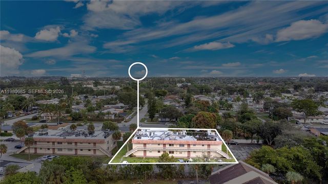 3777 NW 78th Avenue 15G, Davie, FL 33024