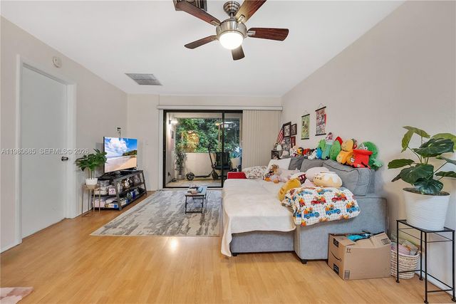 3777 NW 78th Avenue 15G, Davie, FL 33024
