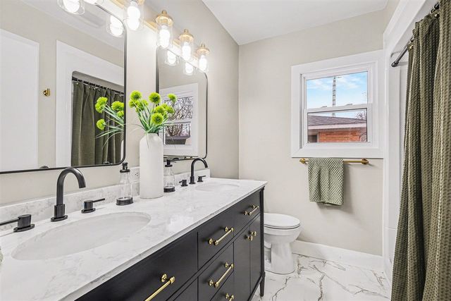 128 W Averill Street, Sparta, MI 49345