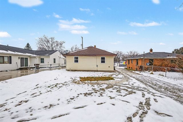 128 W Averill Street, Sparta, MI 49345