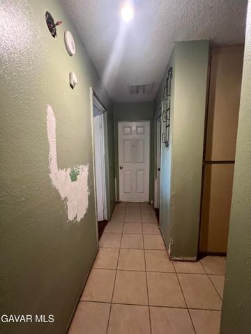 17350 Sweetaire Avenue, Lancaster, CA 93535