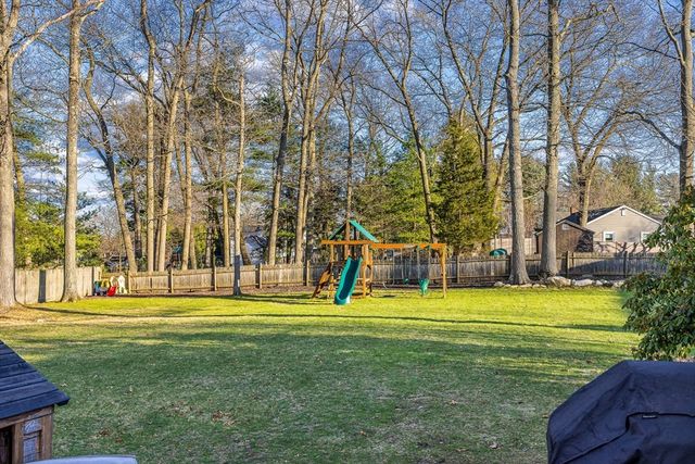 55 Lothrop Road, Reading, MA 01867