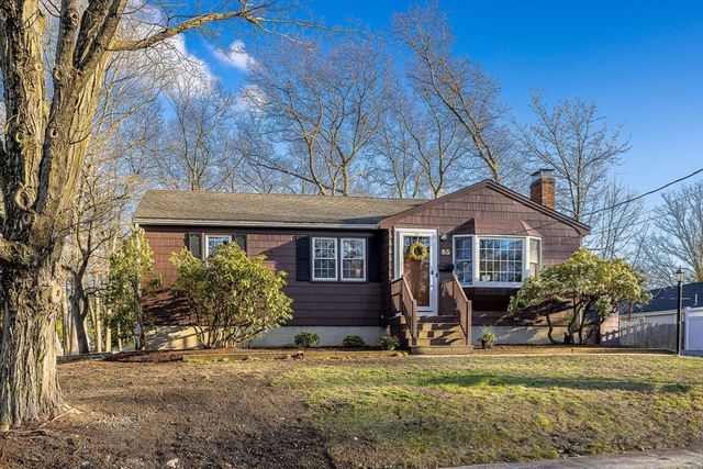 55 Lothrop Road, Reading, MA 01867