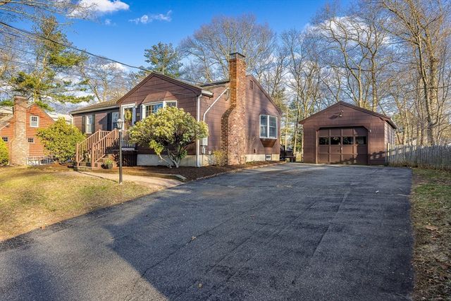 55 Lothrop Road, Reading, MA 01867