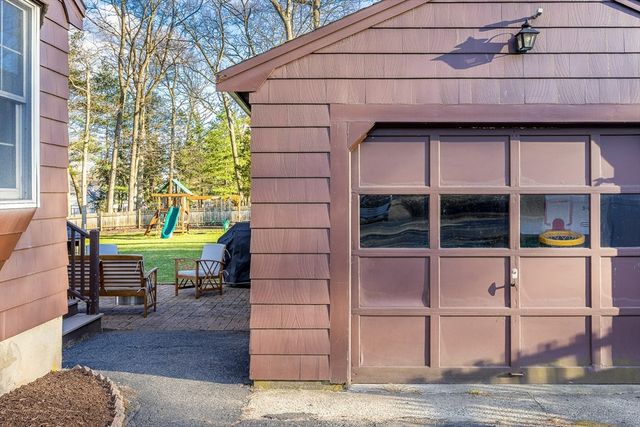 55 Lothrop Road, Reading, MA 01867