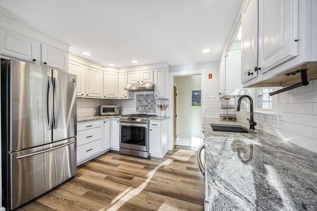 55 Lothrop Road, Reading, MA 01867