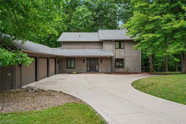 10934 Fawn Meadow Lane, Strongsville, OH 44149