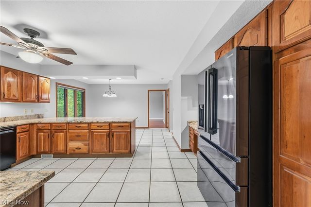 10934 Fawn Meadow Lane, Strongsville, OH 44149