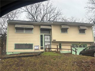 5661 bales Street, Kansas City, MO 64130