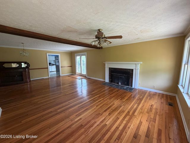 3400 S Camden Ln, Crestwood, KY 40014