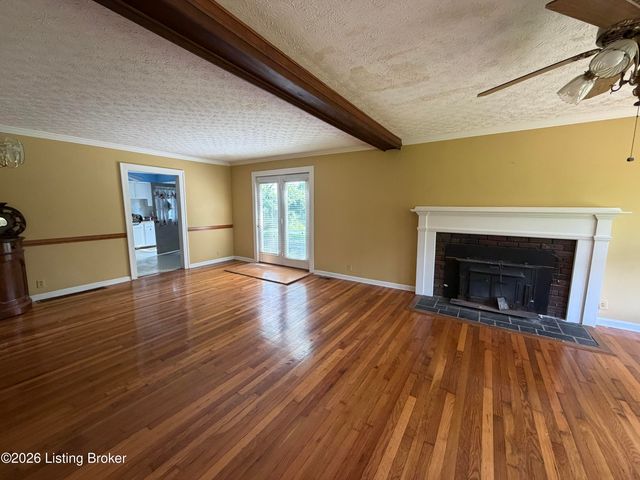 3400 S Camden Ln, Crestwood, KY 40014