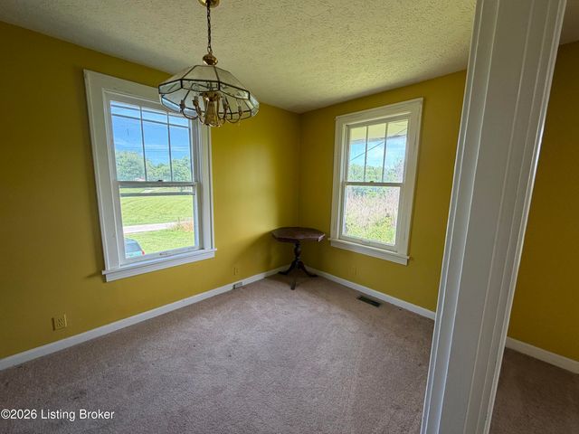 3400 S Camden Ln, Crestwood, KY 40014