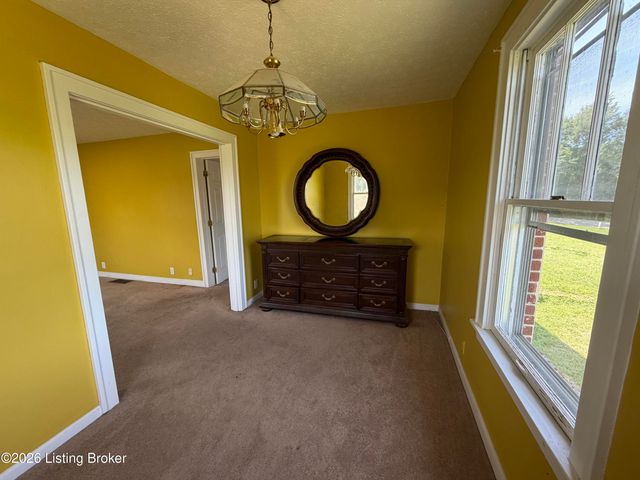 3400 S Camden Ln, Crestwood, KY 40014