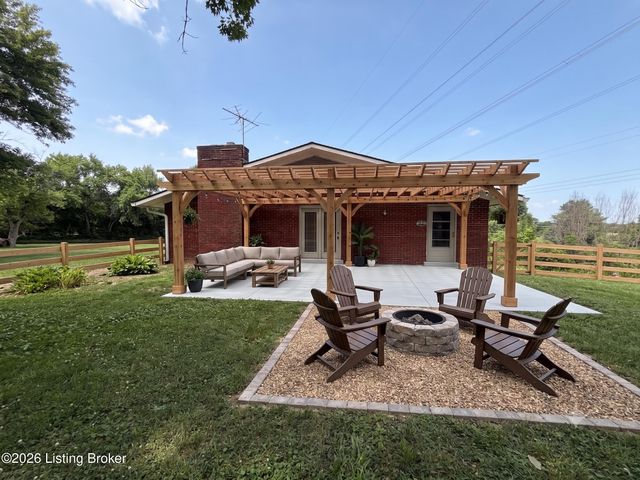 3400 S Camden Ln, Crestwood, KY 40014
