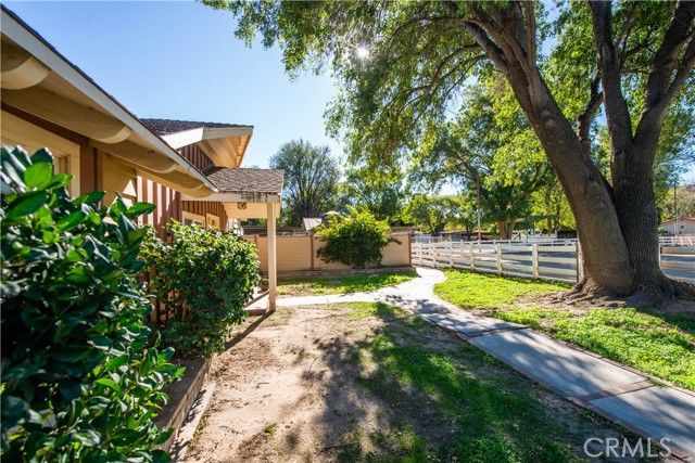 22050 Tulsa, Chatsworth (los Angeles), CA 91311