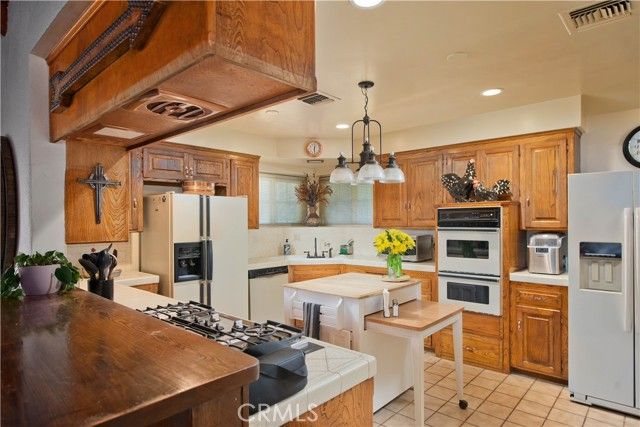 22050 Tulsa, Chatsworth (los Angeles), CA 91311