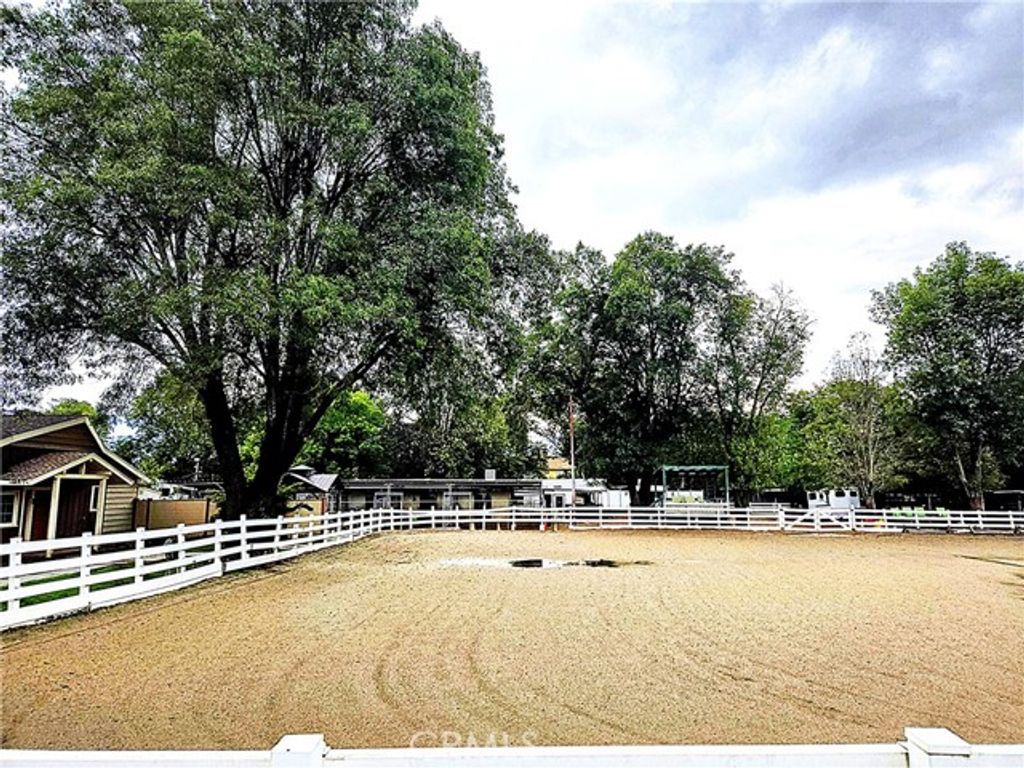 22050 Tulsa, Chatsworth (los Angeles), CA 91311